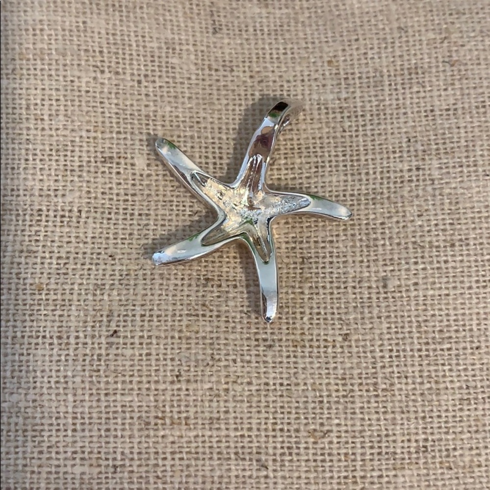 ⭐️ Sterling Silver Starfish Pendant - Picture 2 of 4